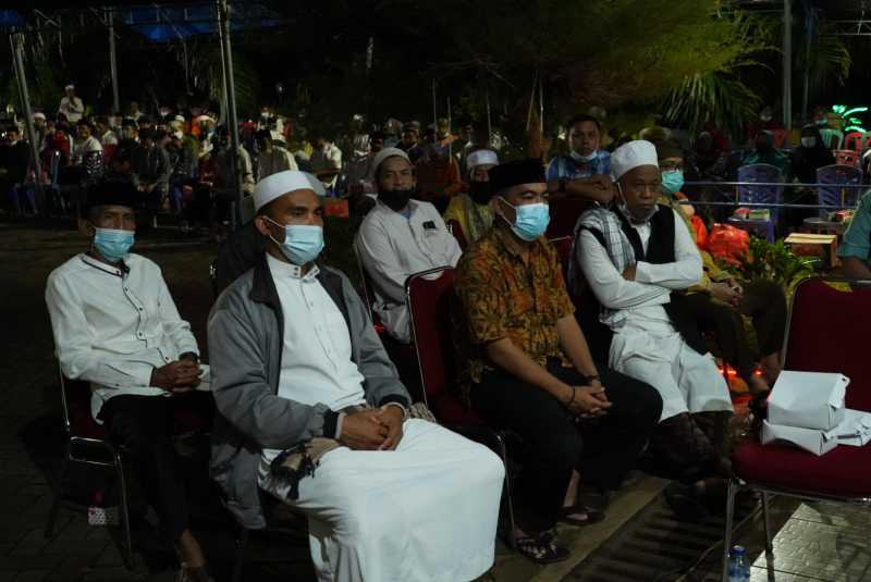 Warga Padati Tausiyah Malam Pertama Almarhum HM Thoriq Husler
