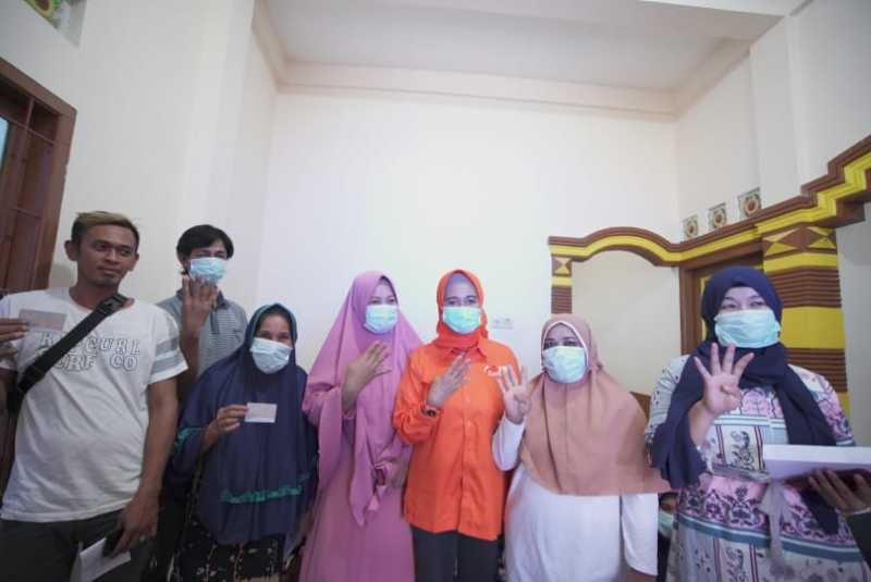 Pasca Debat Pamungkas, Anir Edukasi Warga Penerima Kartu Program Prioritas