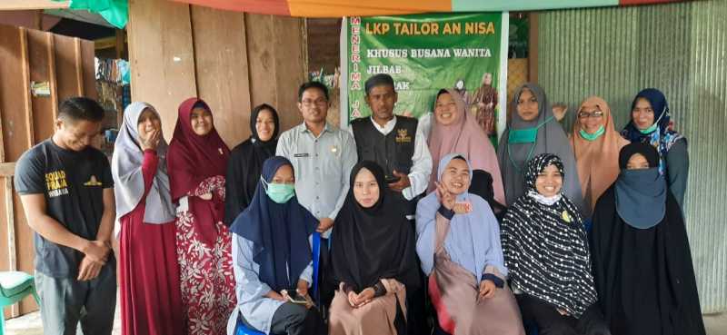 Jelang Tutup Tahun, BAZNAS Enrekang Bekali Keterampilan Menjahit Remaja Dan IRT