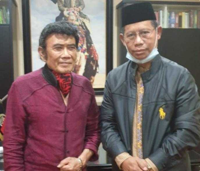 Direktur Pesantren DDI As-Salman Sidrap Temui Rhoma Irama Buat Lagu Mars dan Hymne