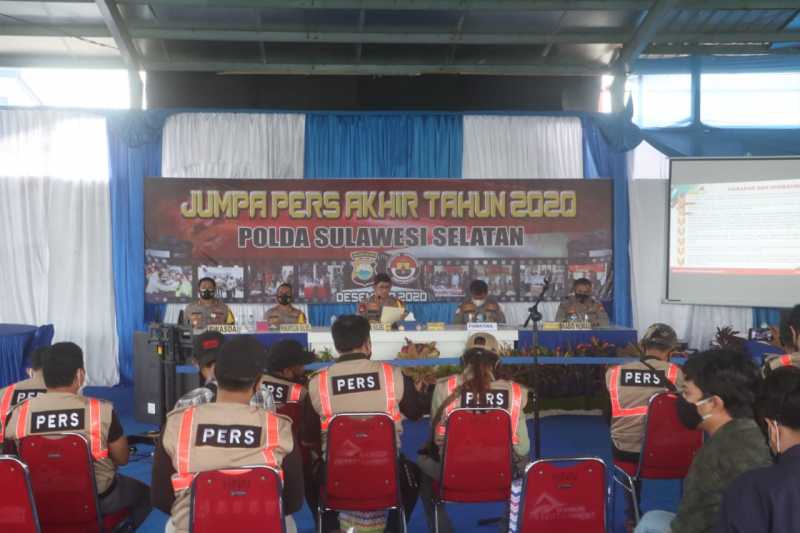 Tangani Covid-19, Polda Sulsel Bangun 2.615 Balla Ewako Bersama Warga