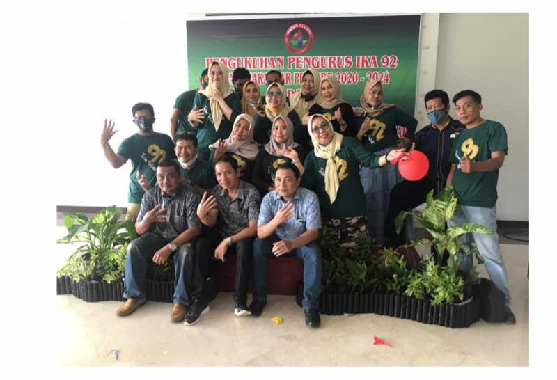 Usai Dikukuhkan, Pengurus IKA SMaPAT 92 Main Golf Bersama