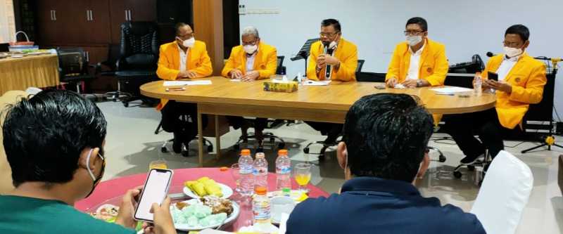Rektor UNM Bebaskan UKT Mahasiswa Sulbar Terdampak Bencana
