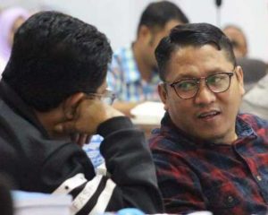 21.1 foto buku legis Legislator Apresiasi Kominfo Raup Rp359 Juta dari Menara Telekomunikasi