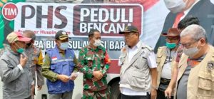 21.1 foto unm joko Rektor UNM Salurkan Langsung Bantuan Untuk Korban Gempa di Sulbar