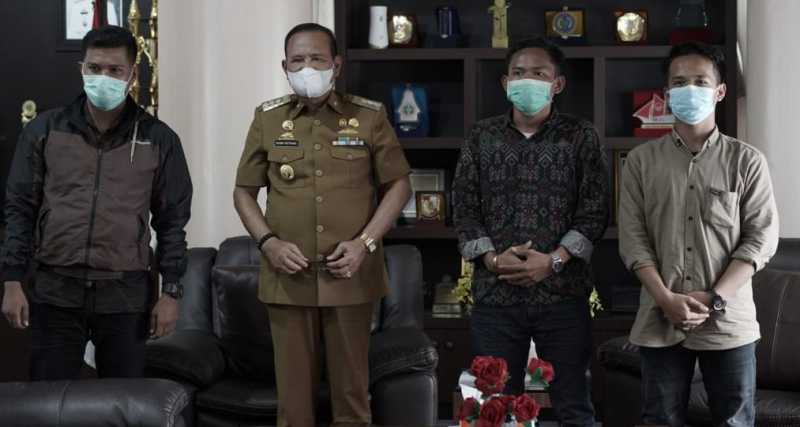 Bahas Luwu Tengah, Basmin Mattayang Terima Audiensi Mahasiswa