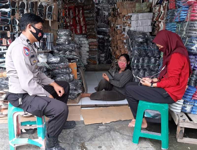Awasi Protokol Kesehatan, Ini Langkah Bhabinkamtibmas Ende