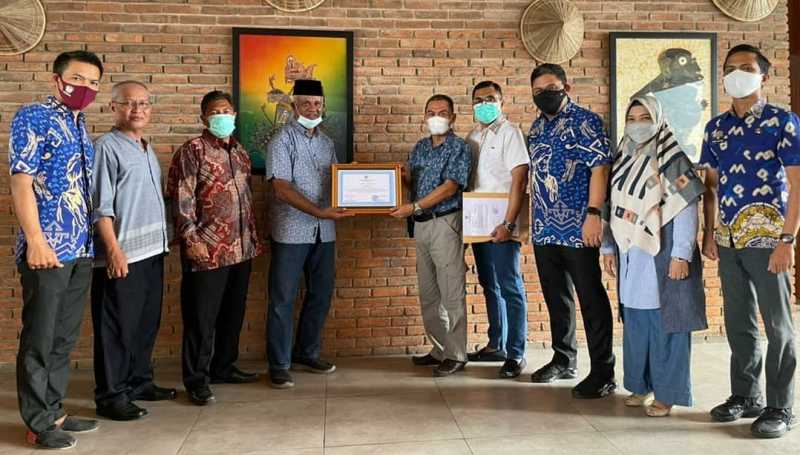 BKPSDM Gowa Terima Dua Penghargaan