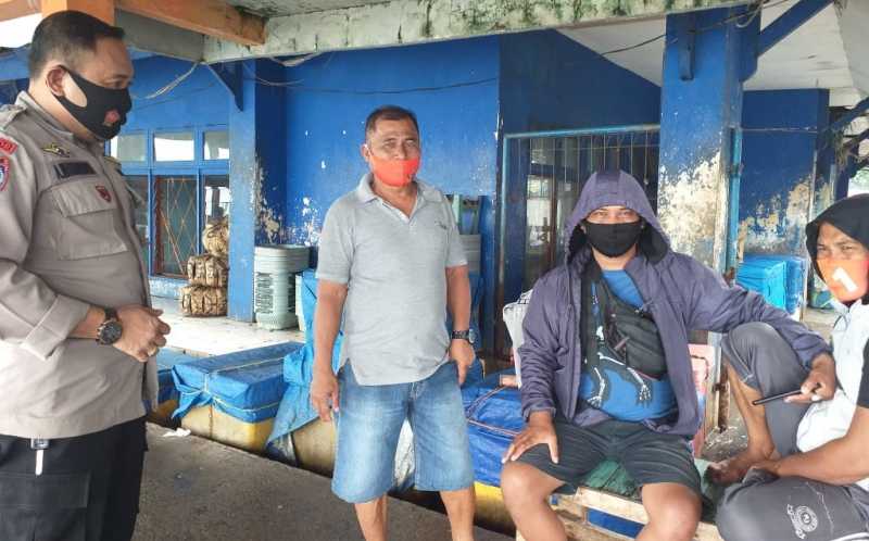 Bhabinkamtibmas Pulau Barrang Caddi Ajak Warga Jaga Kamtibmas