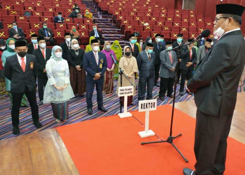 Rektor UNM Lantik 62 Pejabat Fungsional