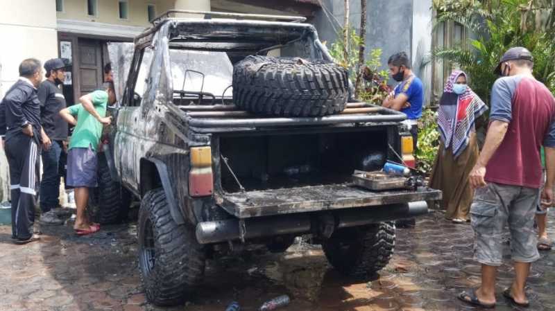 Mobil Almarhum Andi Pangeran Terbakar