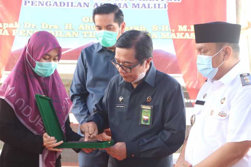 Peletakan Batu Gedung PA Malili, Wabup Irwan Harapkan Pelayanan Lebih Baik Lagi