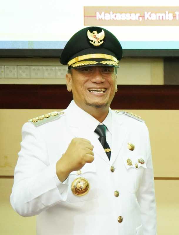 Gubernur Sulsel Lantik Irwan Bachri Syam Jadi Bupati Luwu Timur