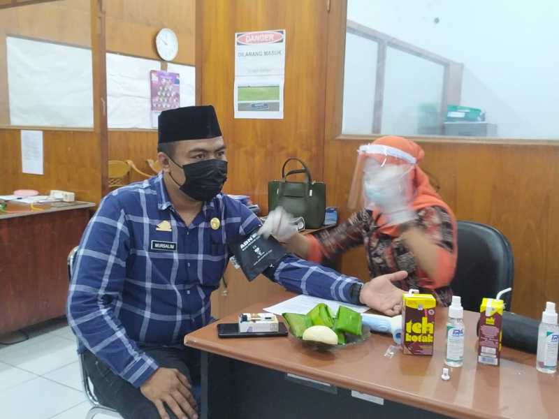 Jajaran Diskominfo - SP Selayar Vaksin Perdana 