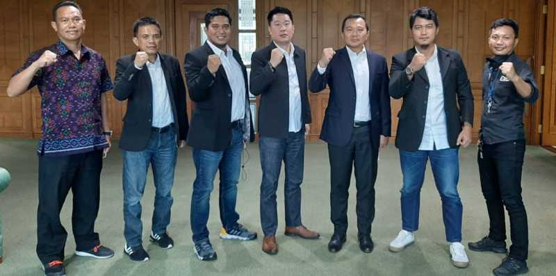 PT BBM Mitsubishi FUSO Menoreh Prestasi di Level Nasional "The Best 3S Dealer"