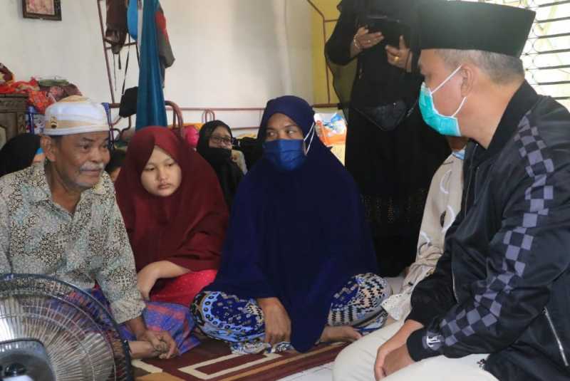 Melayat, Wabup Lutim Budiman, Ajak Warga Tetap Patuhi Prokes