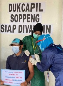 Puluhan Staf Disdukcapil Soppeng Divaksin