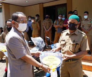 Serahkan Motor ke Kadus, Sekda : Optimalkan Pelayanan Masyarakat