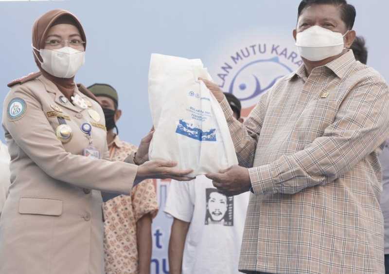 Bantaeng, Titik Pertama Distribusi 800 Paket Ikan Beku