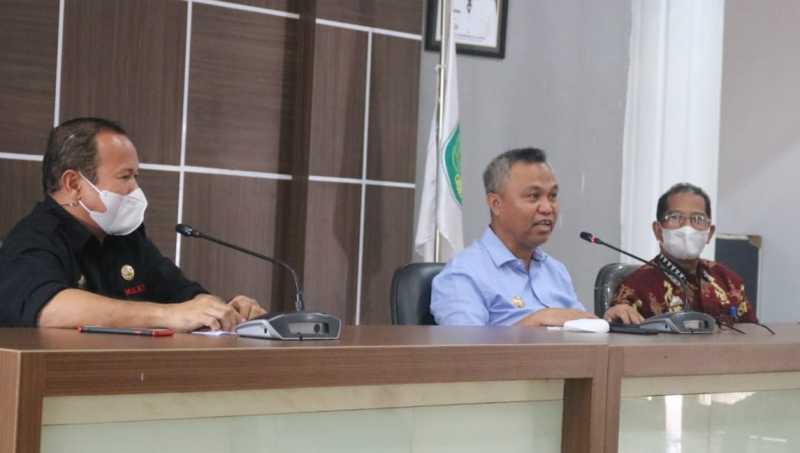 Bupati Lutim Minta Guru Tingkatkan Kemampuan Bahasa Asing Siswa