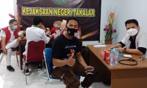 6.4 fototaka kejari vaksin Puluhan Pegawai Kejari dan IDK Takalar Ikuti Vaksinasi Tahap Dua
