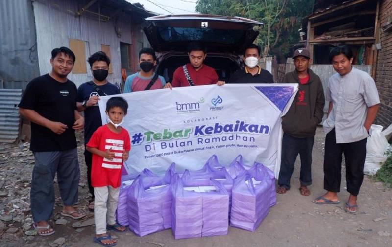 BMM-Project Dakwah Makassar Salurkan 1.000 Paket Buka Puasa Bagi Fakir Miskin