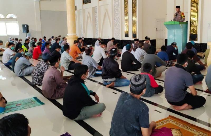 Selain Kontrol Protokol Kesehatan, Kapolres Syiar Ramadhan di Masjid Al-Ikhwan Sudu