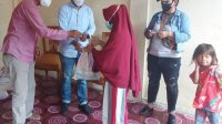 KAGAMA Cabang Sulsel dan Pemilik Hotel Al Badar Bagi Sembako di Pannampu