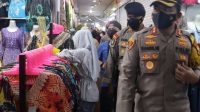9.5 foto kapol pantau Kapolres Pelabuhan Pantau Penerapan Prokes di Pasar Grosir Butung