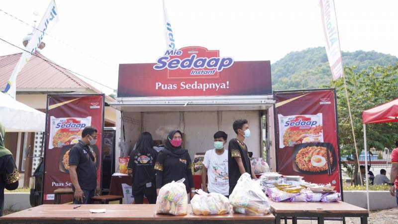 Peduli Kesulitan Masyarakat  Pemkab Luwu Gelar Pasar Murah Di IKM Barambing