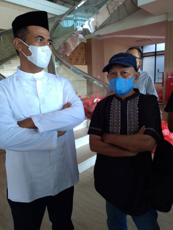 Jelang Idul Fitri, Andi Amran Sulaiman Menjalin Tali Kasih dengan Berbagi 30.000 Sembako 