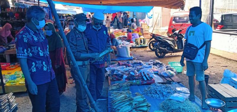 Tim Pengawas Masih Menemukan Obat dan Makanan Kadaluarsa Di Pasar Wasuponda