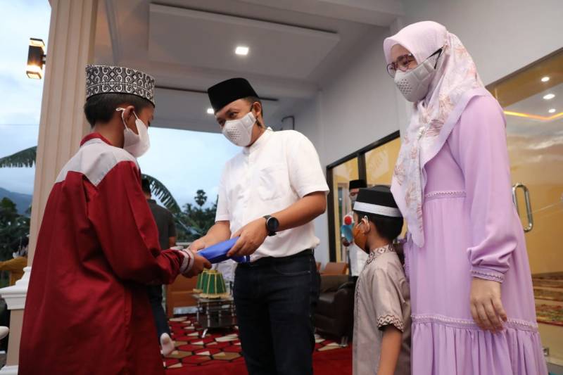 Bupati Bantaeng Resmikan Gedung Mewah di Desa Mappilawing 