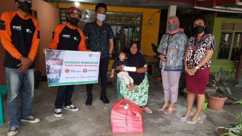 Bank Sampoerna Berbagi Paket Berbuka Puasa di Kota Palopo