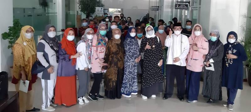 Pengajian Rutin MT Ukhuwah UMI Dirangkaikan Pembagian ATM Beras ke Nasabah