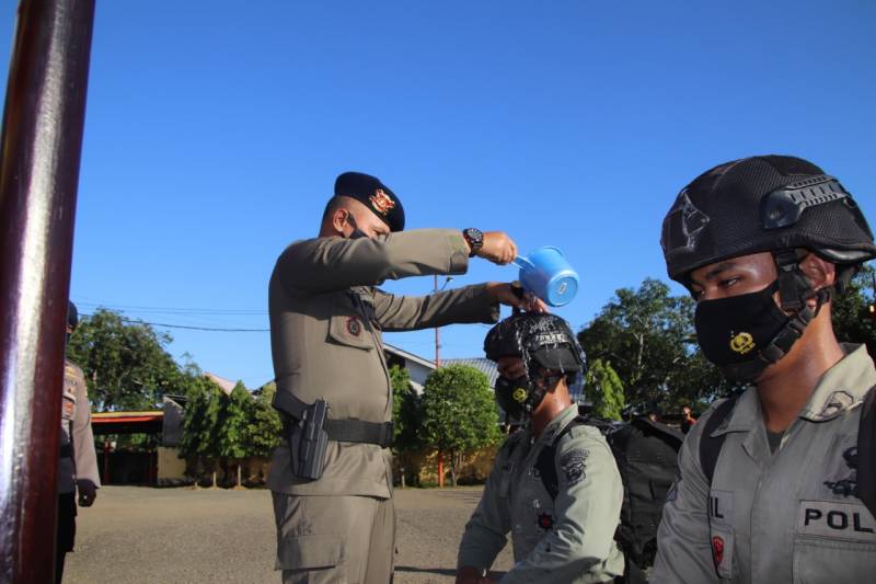 Dua Bintara Remaja Disambut Tradisi Pembinaan di Batalyon C 