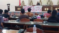 IMG-20210609-WA0038 Datangi Kantor DPRD, Mahasiswa Wajo Bela Rakyat Minta Sekda Dicopot