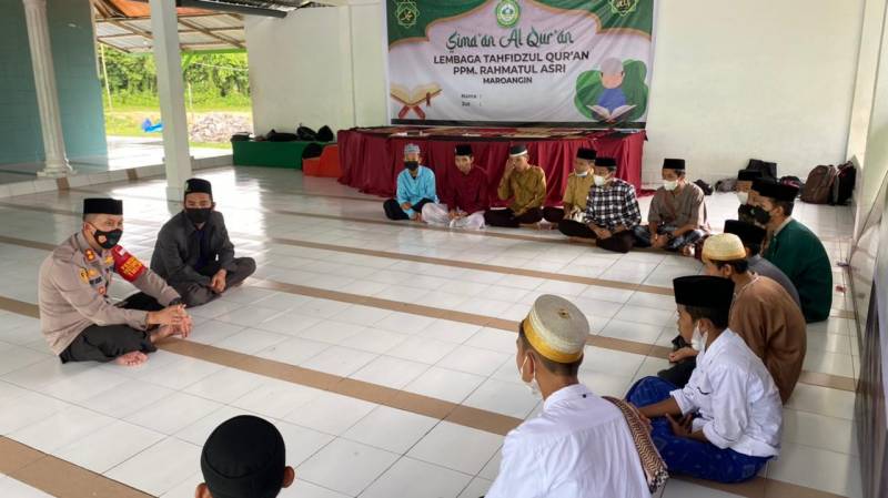 Silaturahmi ke Ponpes, Kapolres Enrekang Beri Motivasi kepada Para Hafiz
