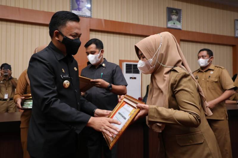 Pimpin Coffee Morning, Bupati Bantaeng Serahkan Penghargaan Ketahanan Pangan dan STQH ke-32