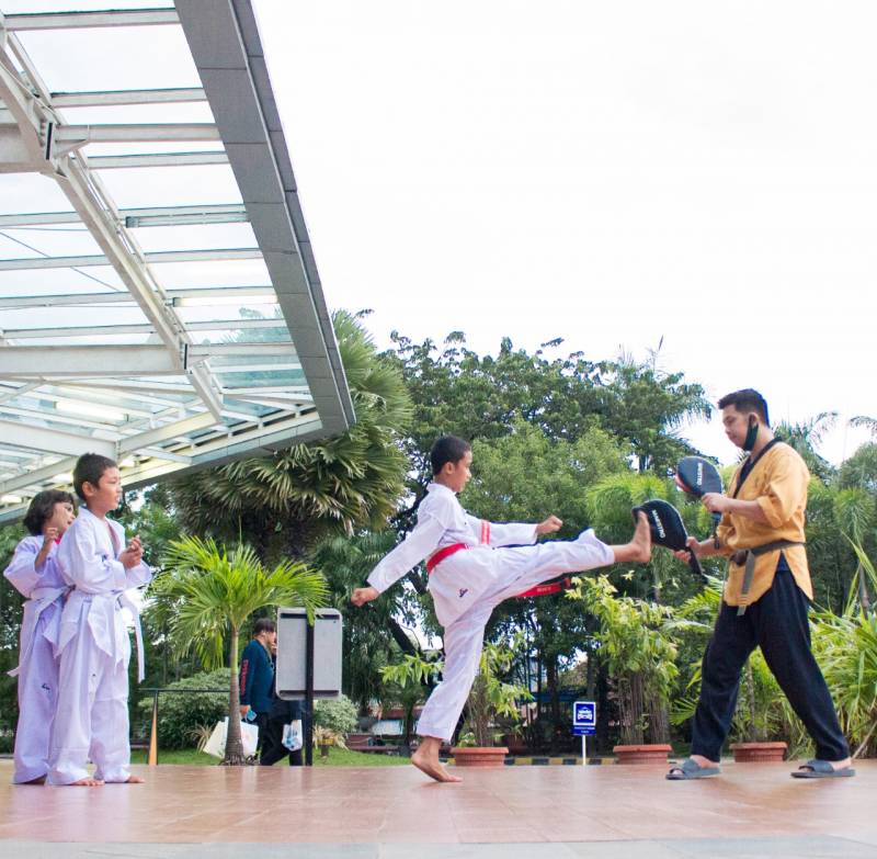 Mal Ratu Indah Gelar Olahraga Yoga dan Taekwondo