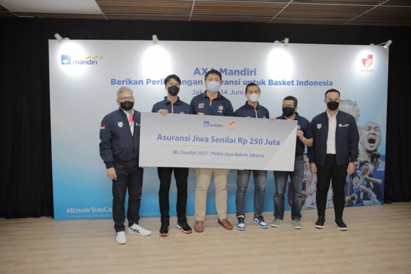 Dukung Talenta Atlet, AXA Mandiri Berikan Asuransi kepada Juara IBL 2021
