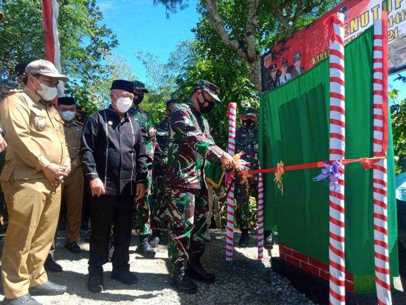 Karya Bakti Kodim 1419 Berjalan Sukses, Bupati Enrekang Puji TNI Makin Dekat dengan Masyarakat