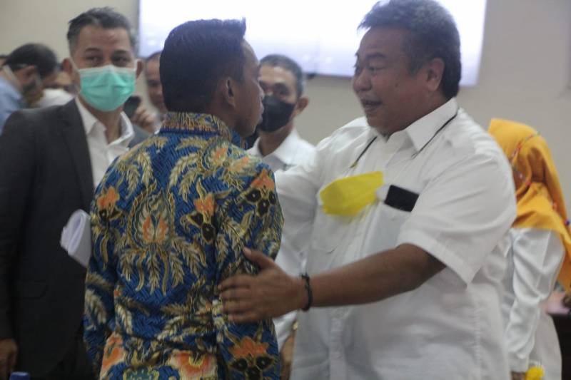 Pukul Meja, Syahar: Tidak Ada Saya Takuti di Sini! Paripurna Internal DPRD Sulsel Gaduh