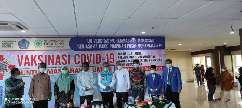 Kadis Kesehatan Sulsel Tinjau Vaksinasi Covid-19 di Rumah Sakit Unismuh
