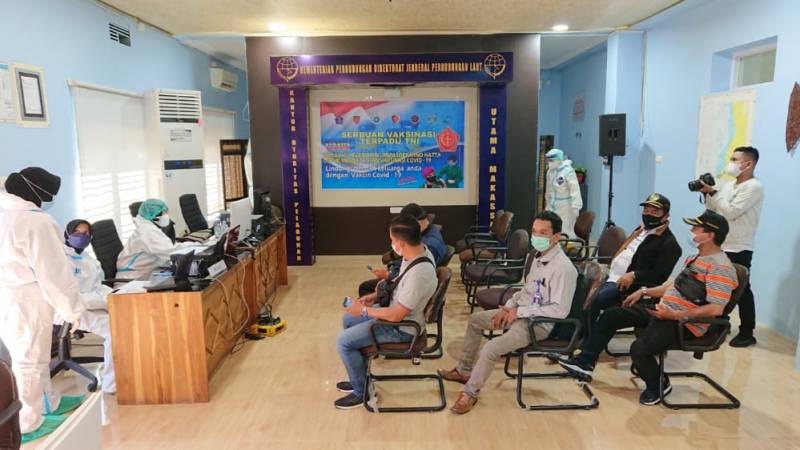 Serbuan Vaksinasi Terpadu TNI Lantamal VI  Sasar tiga lokasi Bersamaan