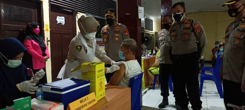 Polres Pelabuhan Vaksin Gratis 1000 Orang 