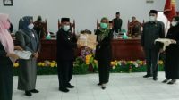 IMG_20210615_151726 Pemkab Majene Serahkan Delapan Ranperda ke DPRD