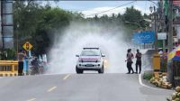 IMG_20210629_132639 Antisipasi Penyebaran Kluster Baru Covid-19, Polres Majene Lakukan Penyemprotan Disinfektan Massal