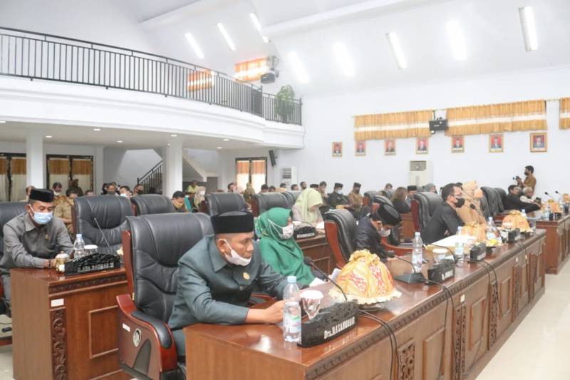 DPRD Bantaeng Rapat Paripurna Pemandangan Umum Fraksi dan Mendengarkan Jawaban Eksekutif