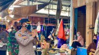 1627571232663_IMG-20210729-WA0033 Tekan Penyebaran Covid-19, Kapolres Enrekang Terjun Langsung Edukasi Protkes di Pasar Sentral